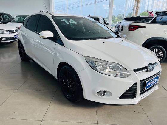 FORD FOCUS 1.6 SE HATCH 16V FLEX 4P POWERSHIFT